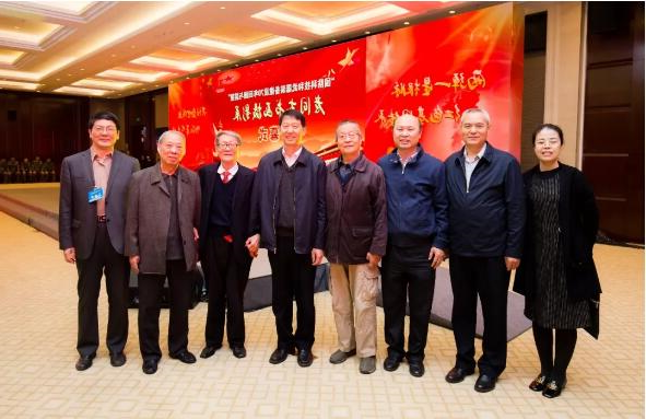 冯永强出席“国防科技和武器装备建设70周年回顾与展望”老同志书画摄影展
