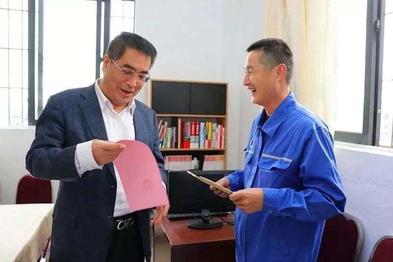 ROR体育
集团党组成员走访慰问