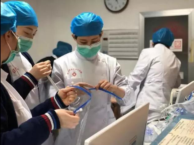 在坚决打赢疫情防控阻击战中彰显担当