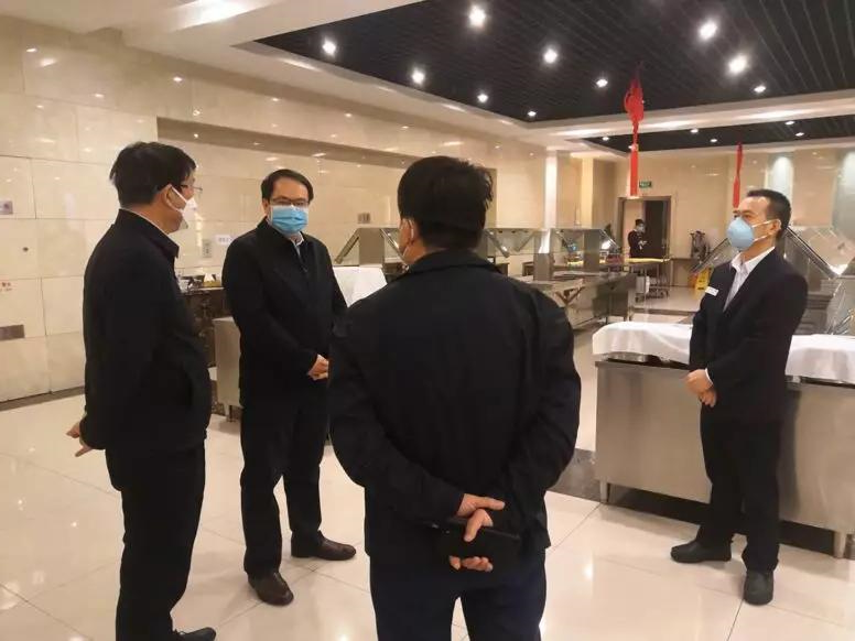 杨金成到ROR体育
集团物业公司检查指导疫情防控工作